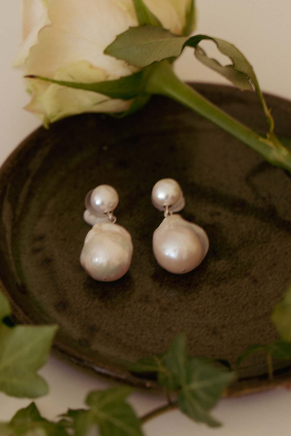 Lily earrings