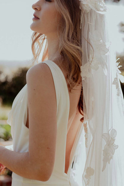 Lily veil