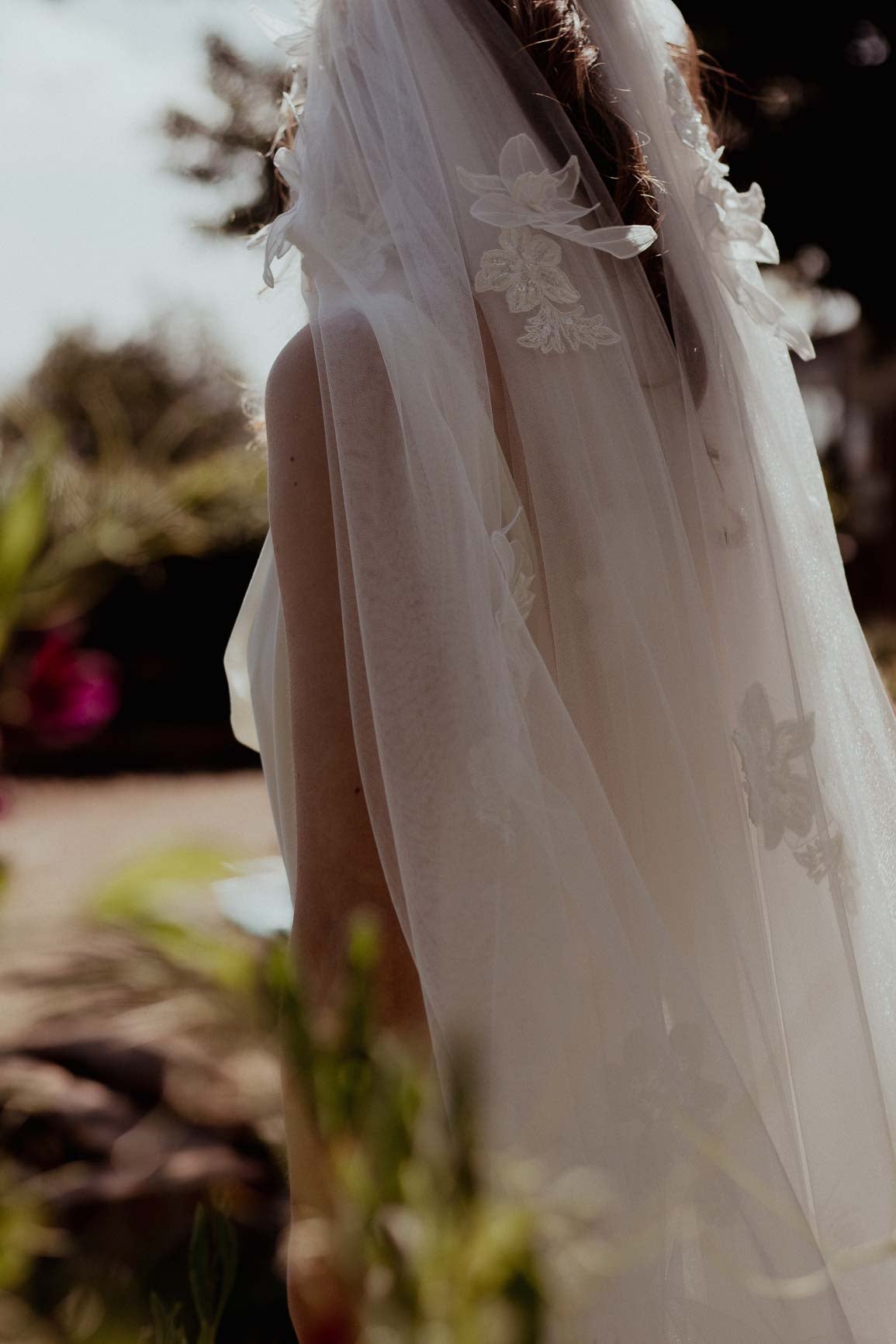 Lily veil